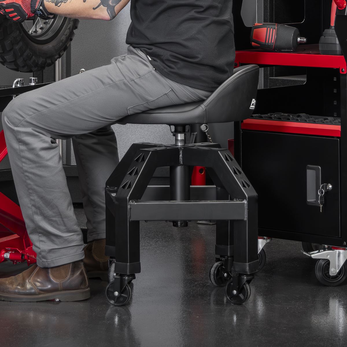 Sealey Creeper Stool Pneumatic with Adjustable Height Swivel Seat & Back Rest SCR03B