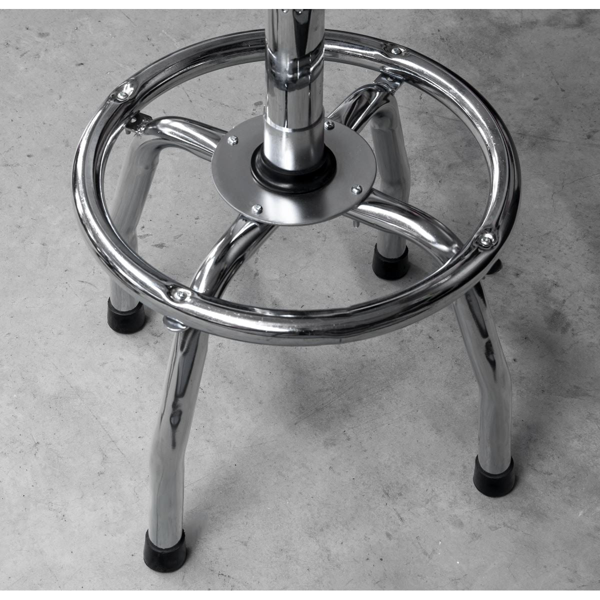 Sealey Workshop Stool Heavy-Duty Pneumatic with Adjustable Height Swivel Seat SCR17