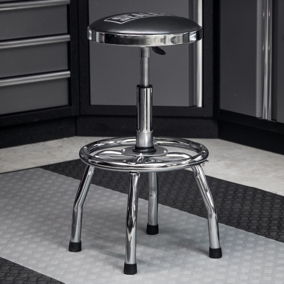 Sealey Workshop Stool Heavy-Duty Pneumatic with Adjustable Height Swivel Seat SCR17