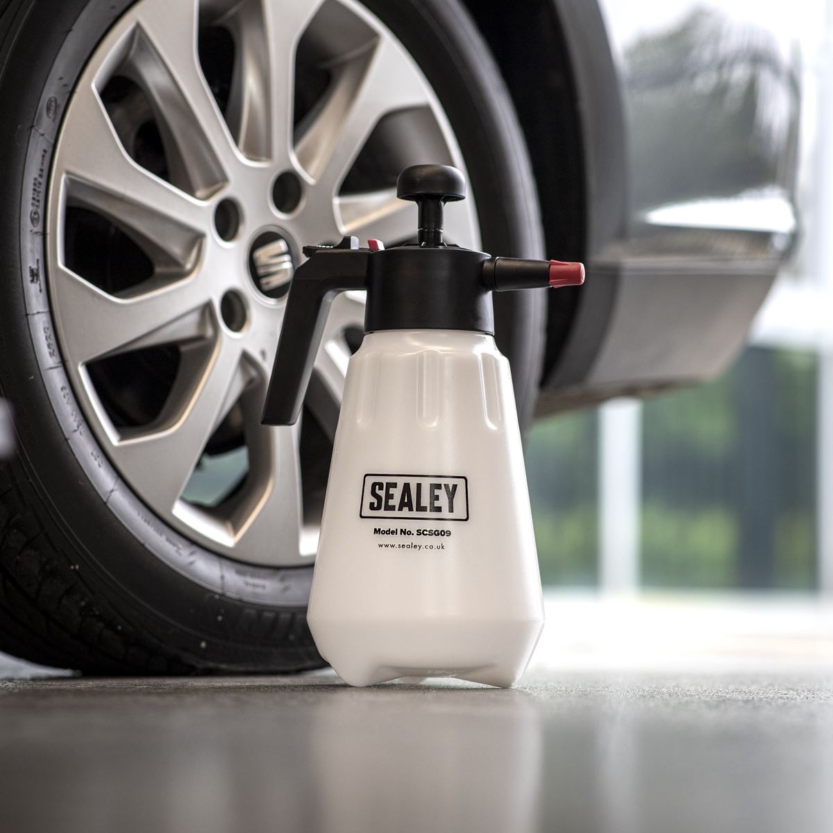 Sealey Snow Foaming Detailing Car Wheel Maintenance Pressure Spray 2L SCSG09