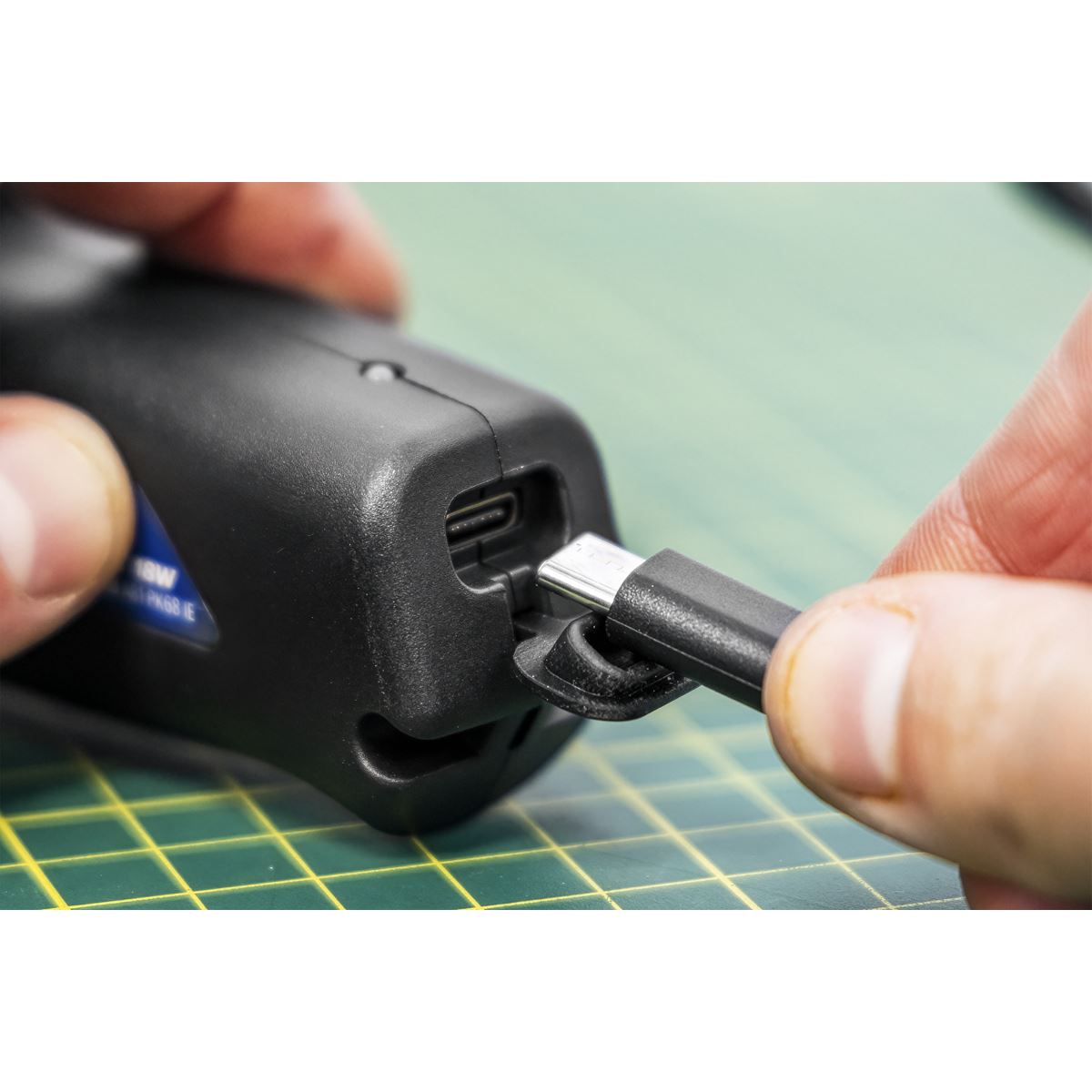 Sealey Rechargeable Hot Stapler Repair Kit 18W 3.7V 2.6Ah Lithium-ion SDL16