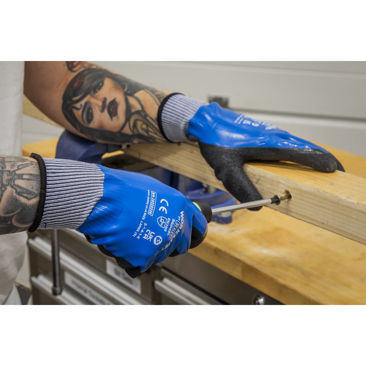 Sealey Waterproof Latex Gloves Large � Pair SSP49L