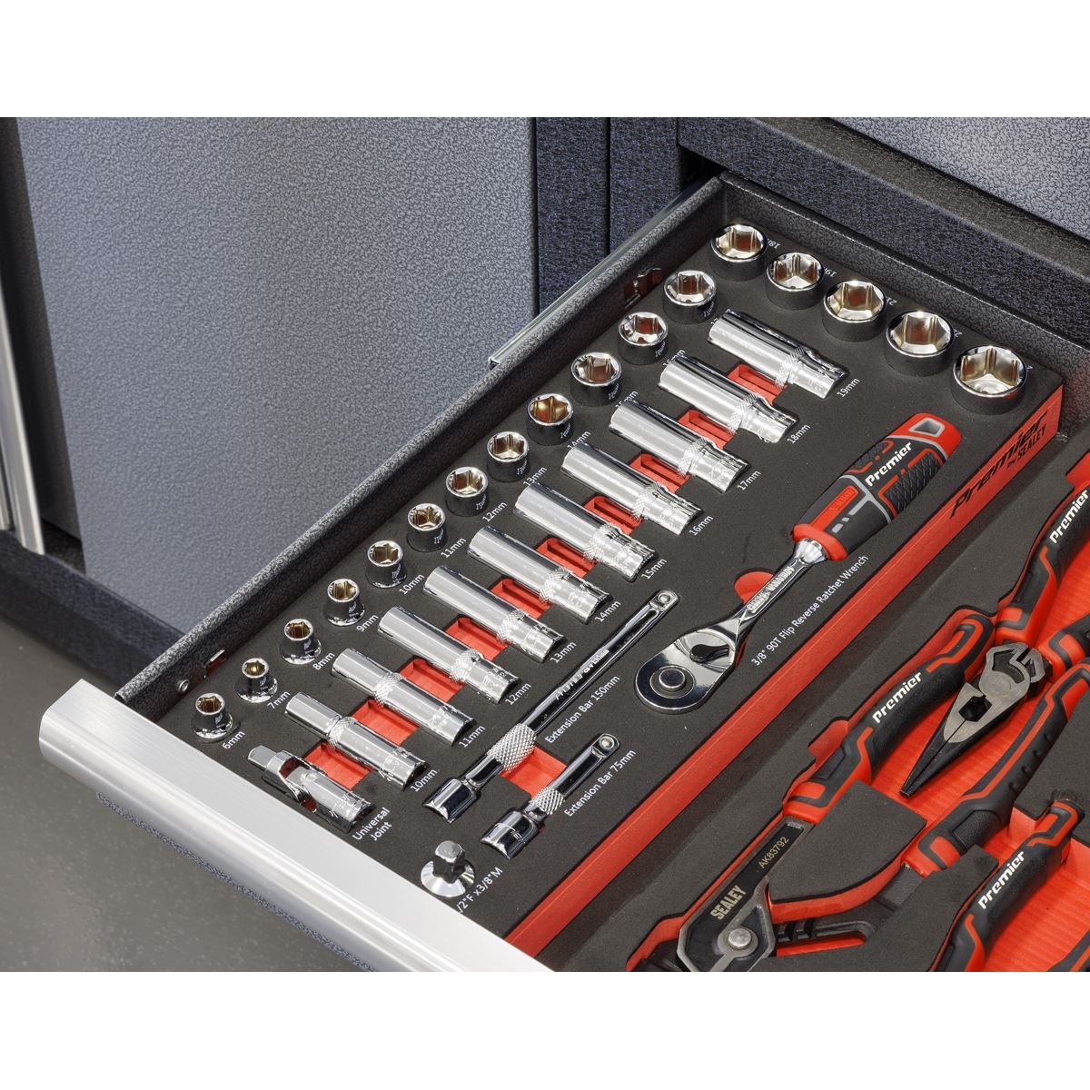 Sealey 3/8"D Metric Socket Set Deep And Standard Length In Tool Tray 32pc TBT41