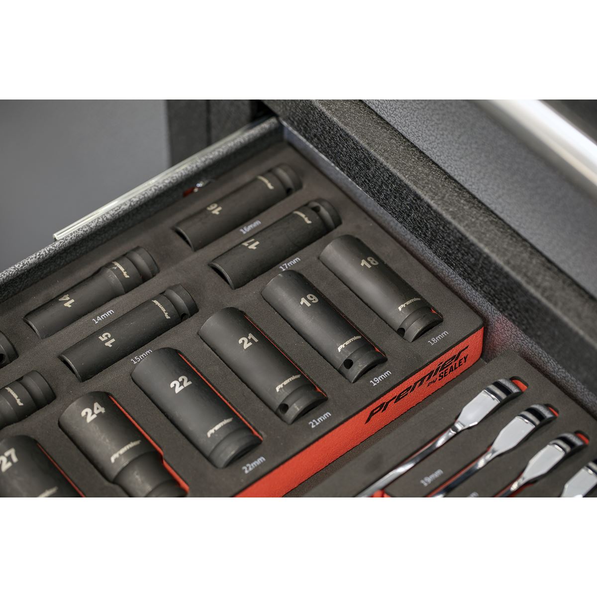 Sealey Impact Socket Set & Tool Tray 1/2"D 22pc 10 to 32mm Extension Bars TBT46
