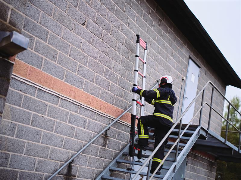 Telesteps Rescue Line Firefighters Telescopic Ladder 4.1m TEL72741521
