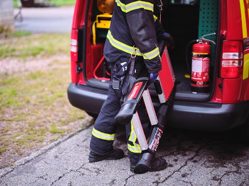 Telesteps Rescue Line Firefighters Telescopic Ladder 4.1m TEL72741521