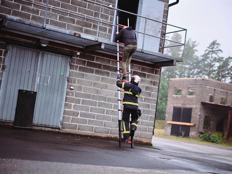 Telesteps Rescue Line Firefighters Telescopic Ladder 4.1m TEL72741521