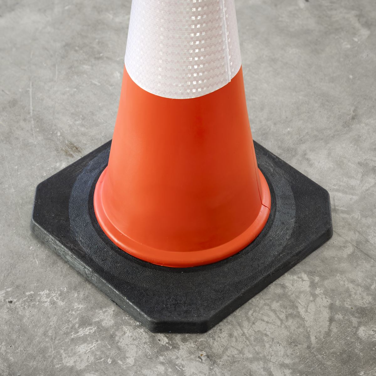 Sealey Traffic Cone 75cm Pack of 5 Stackable Hi Vis With Stable Base TFC05