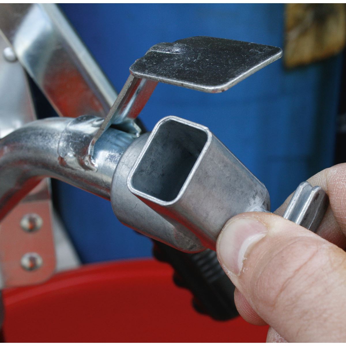 Sealey Heavy-Duty Lever Pump with Swivel Handle TP6802