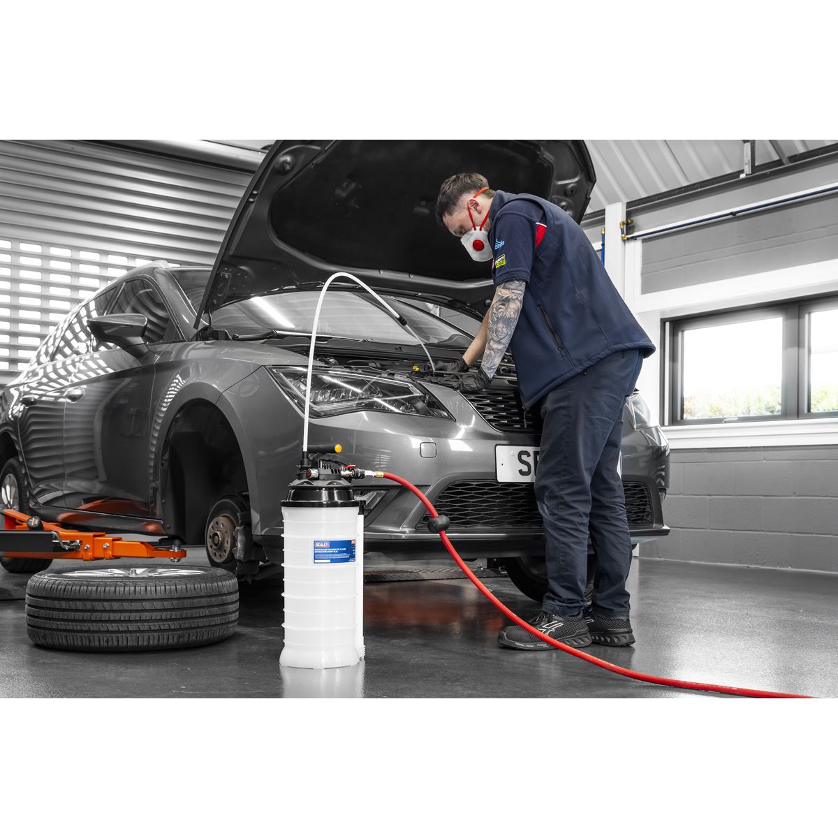 Sealey 4L Manual/Air Vacuum Oil & Fluid Extractor Pump TP6900