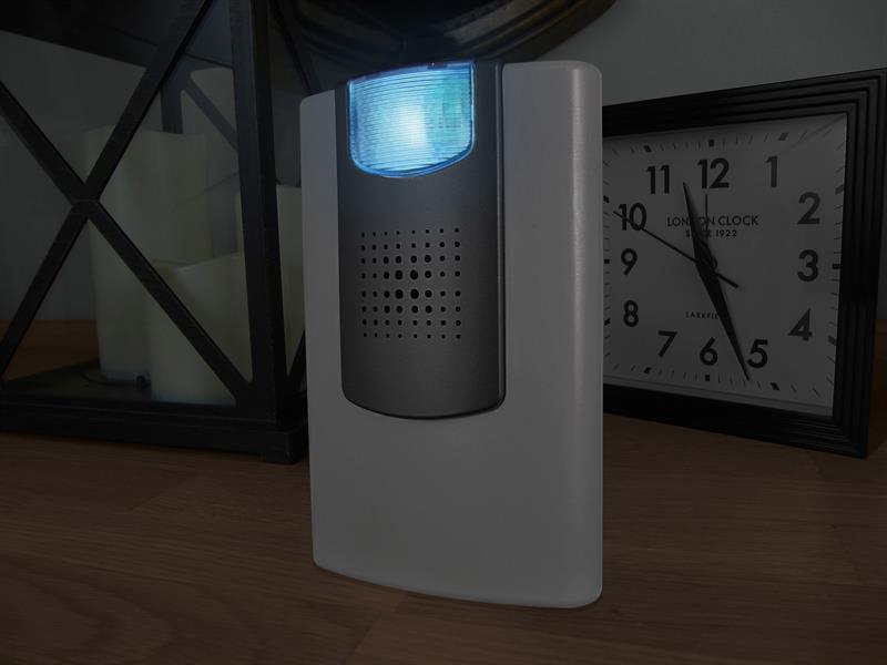 Uni-Com Premium Portable Flashing Door Chime UNC62097