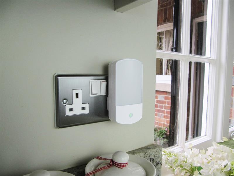 Uni-Com Night Light Door Chime UNC66354