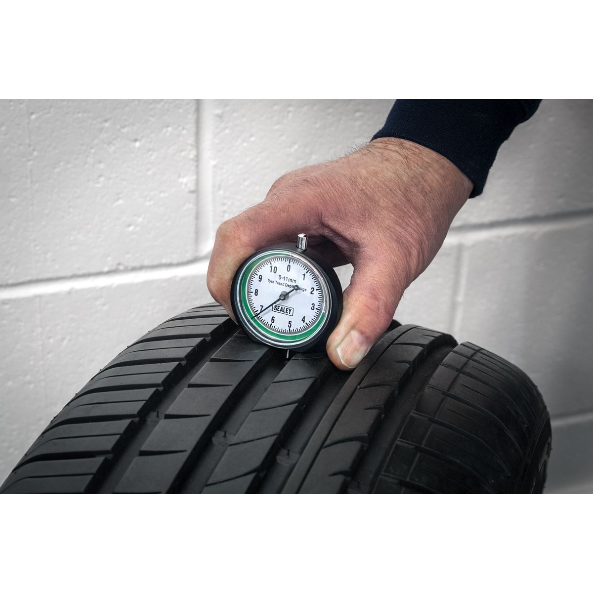 Sealey Pocket Type Tyre Tread Depth Dial Gauge  Scale 0-11mm in 1mm VS0568