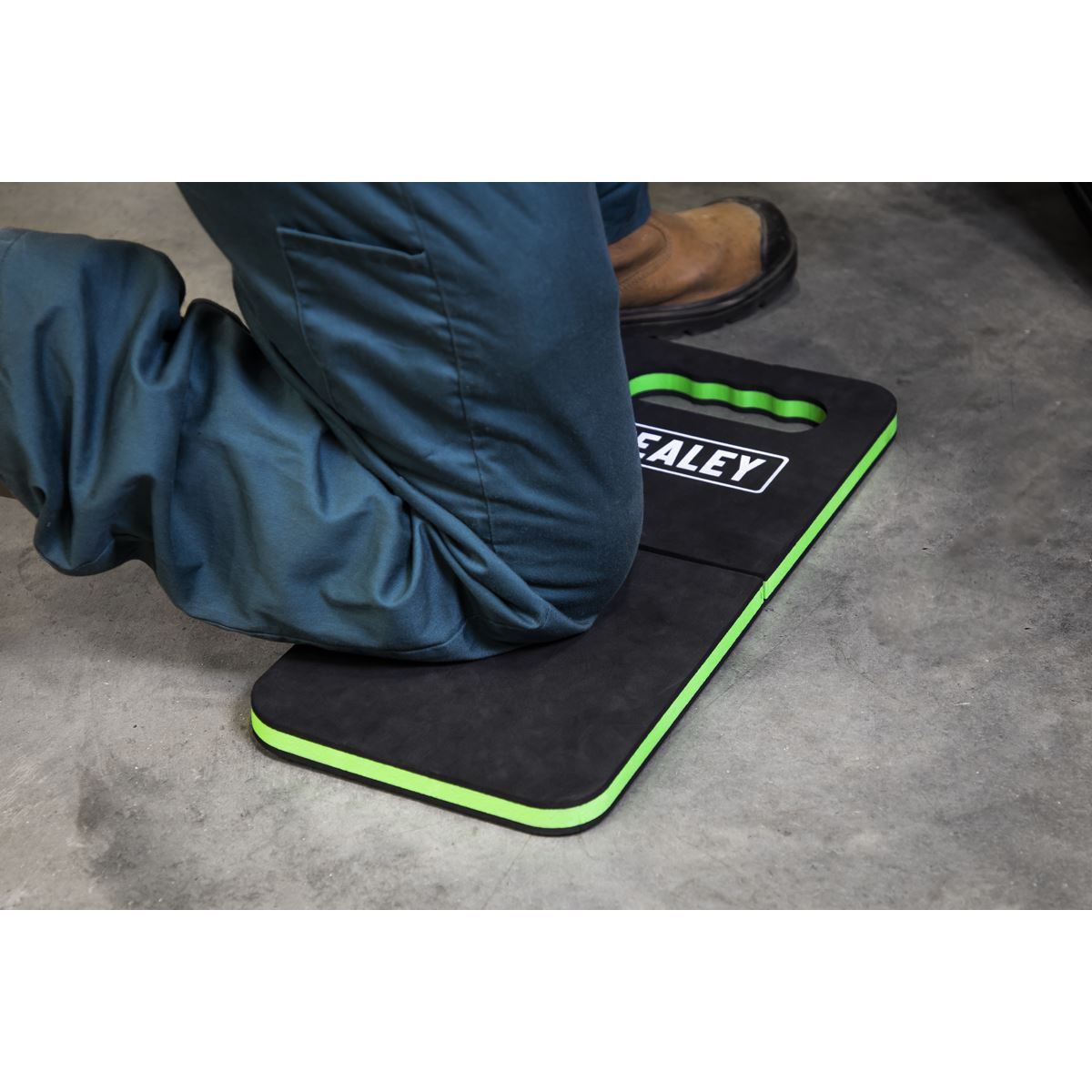 Sealey Mechanic's Kneeling Mat Folding 23mm VS8581