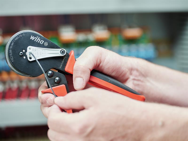 Wiha Automatic Crimp Tool WHA41246