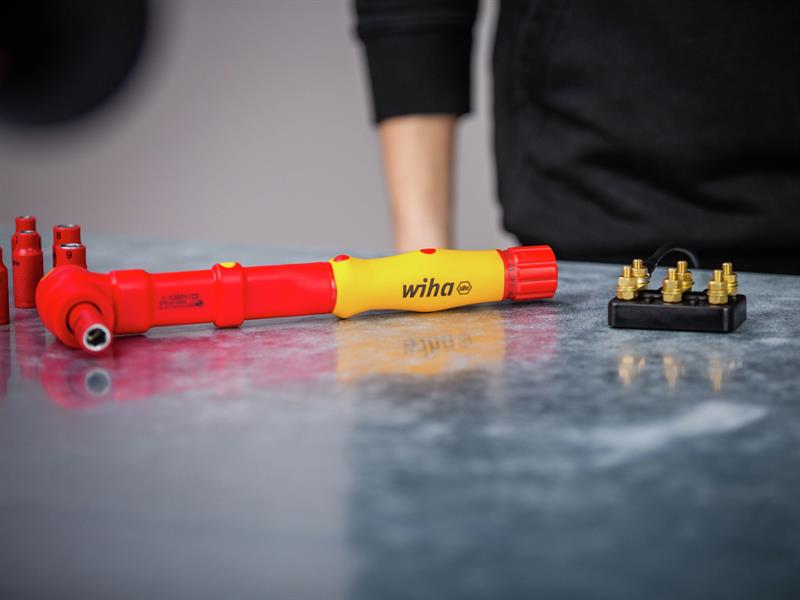Wiha Electric Insulated Torque Wrench 1/4in Drive 5-25Nm Length 288mm WHA43126