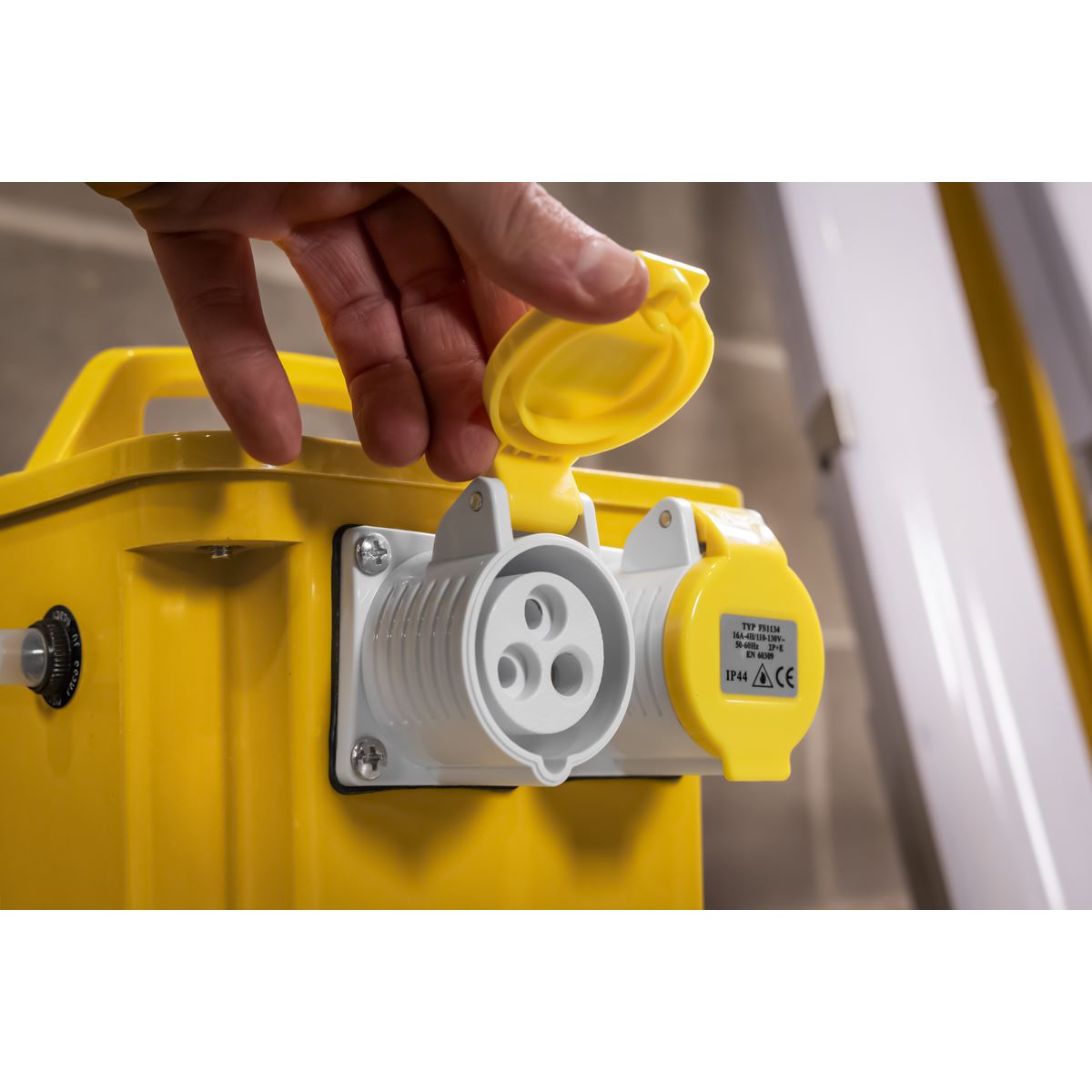 Sealey Portable Transformer 3000VA WST3000