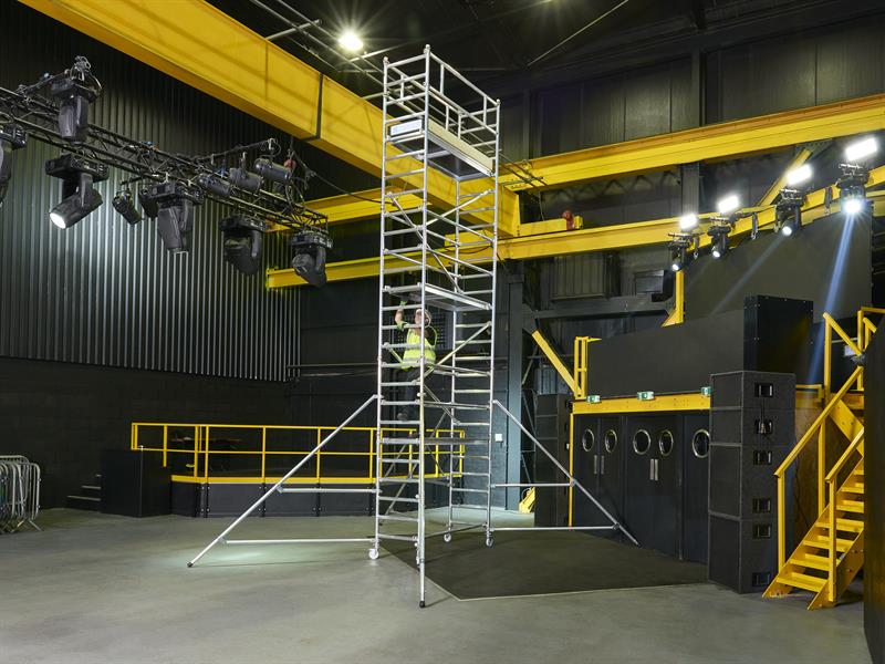 Zarges PaxTower 3T with Toeboards & Stabilisers Platform Height 5.6m ZAR5535162