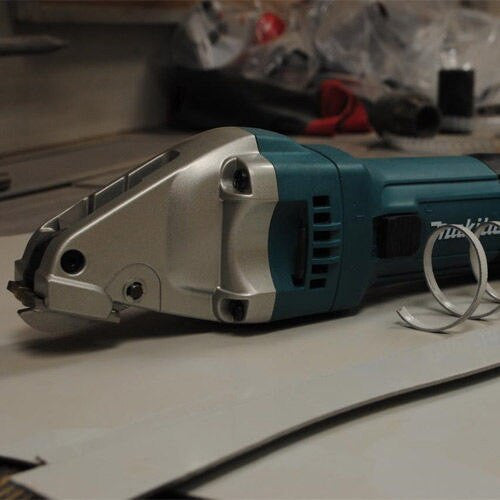 Makita Straight Shear 380W 110V Tongue Action Blade Max Cut 2.5mm Alloy JS1601