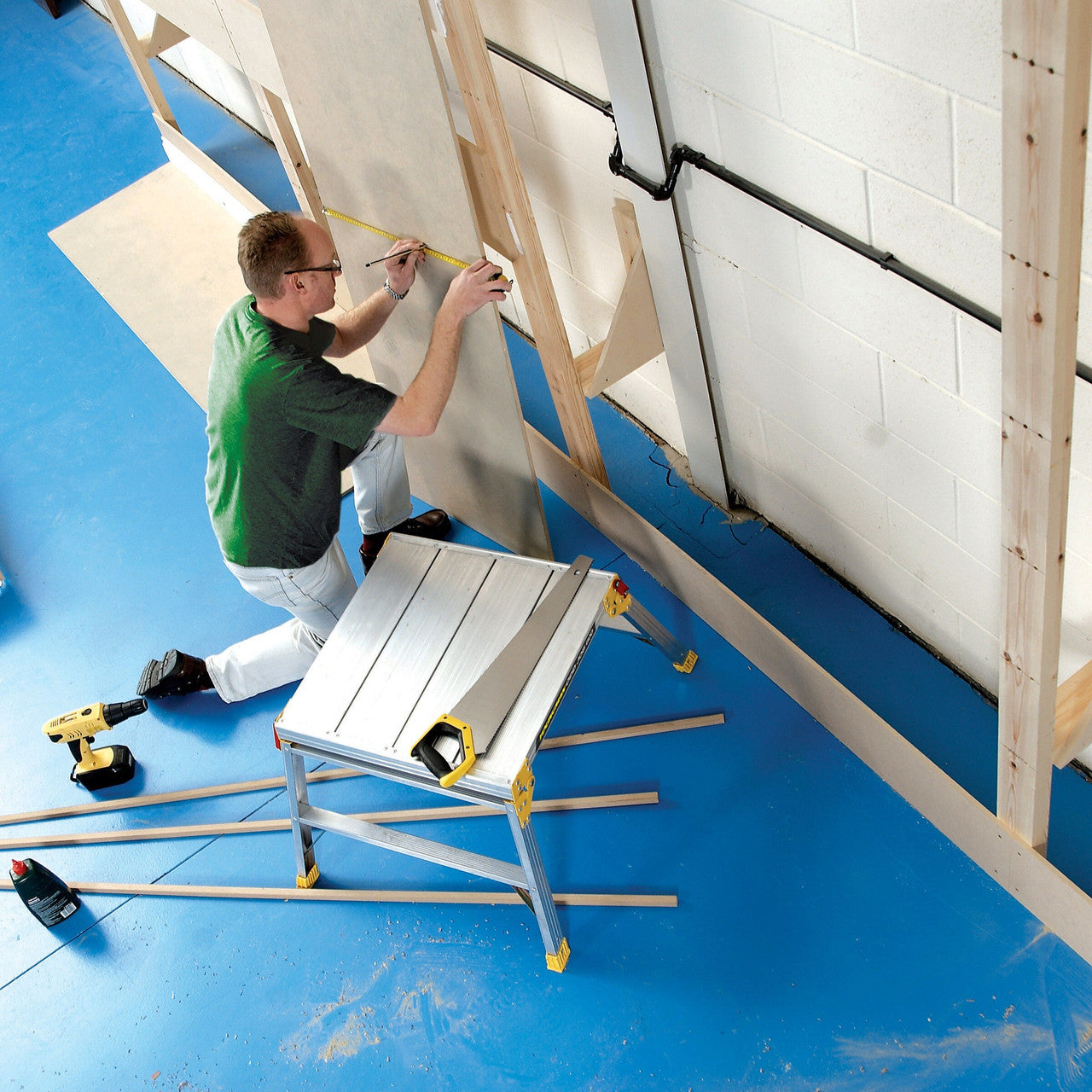 Werner 312898 Odd Job 600 Wide Work Platform 0.5 Metres (0.6 × 0.6m Platform)
