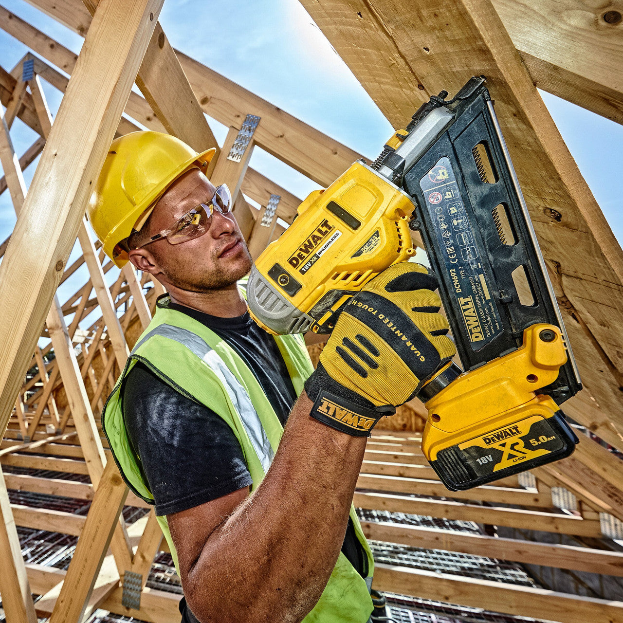 Dewalt DCN692P2 18V XR Brushless 2 Speed Framing Nailer (2 x 5.0Ah Batteries)