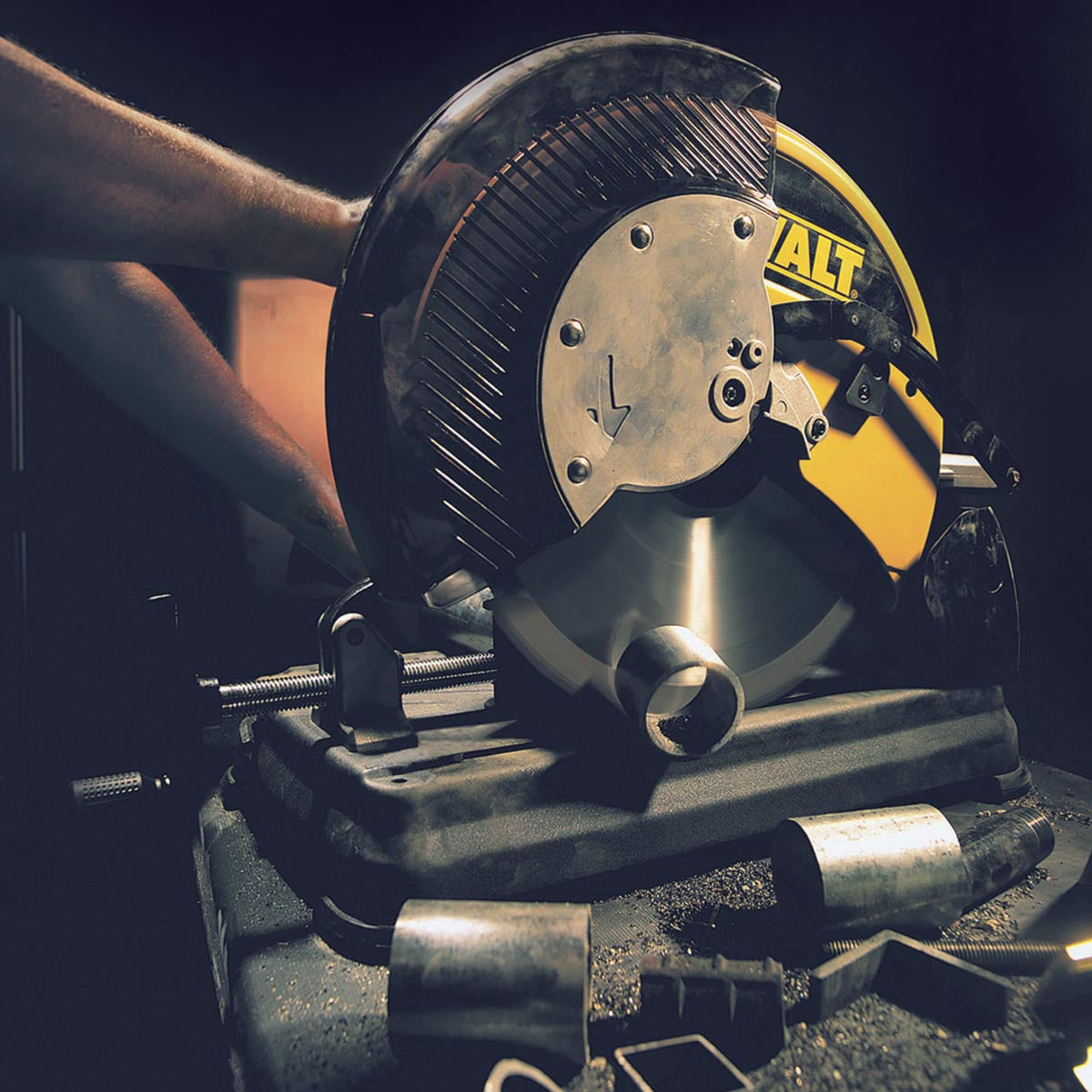 Dewalt DW872 14"/355mm TCT Metal Chop Saw (240V)