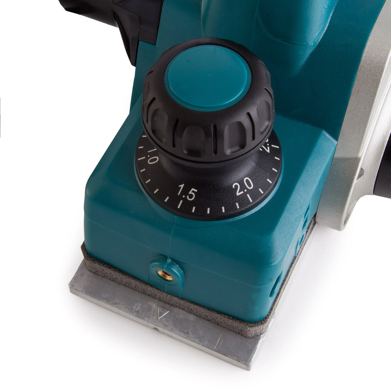 Makita 82mm Electric Planer 240V 620w  Depth: 2.5mm Speed 17000rpm KP0800