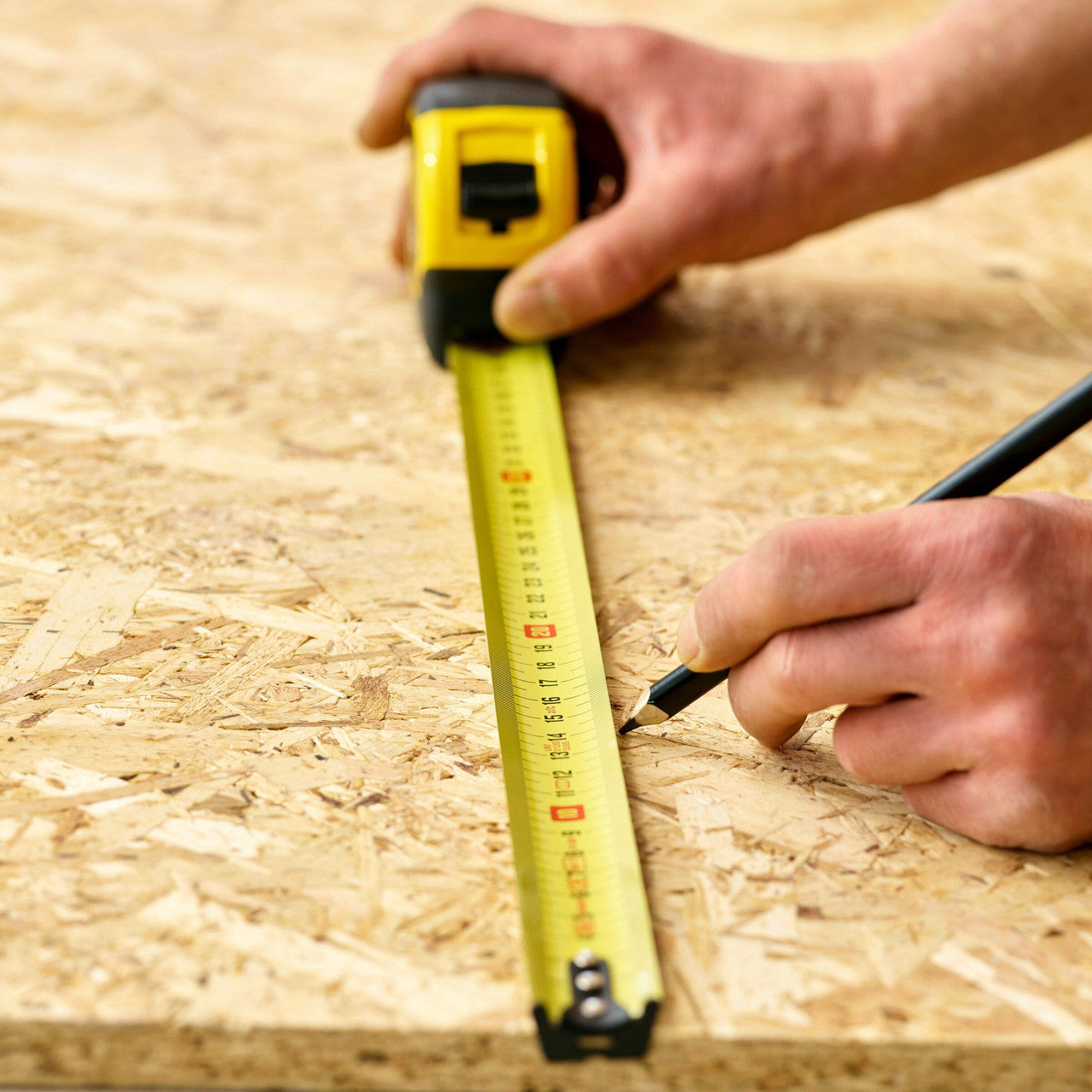 Stanley FatMax BladeArmor Metric Tape Measure 8m Blade Width 32mm 0-33-728