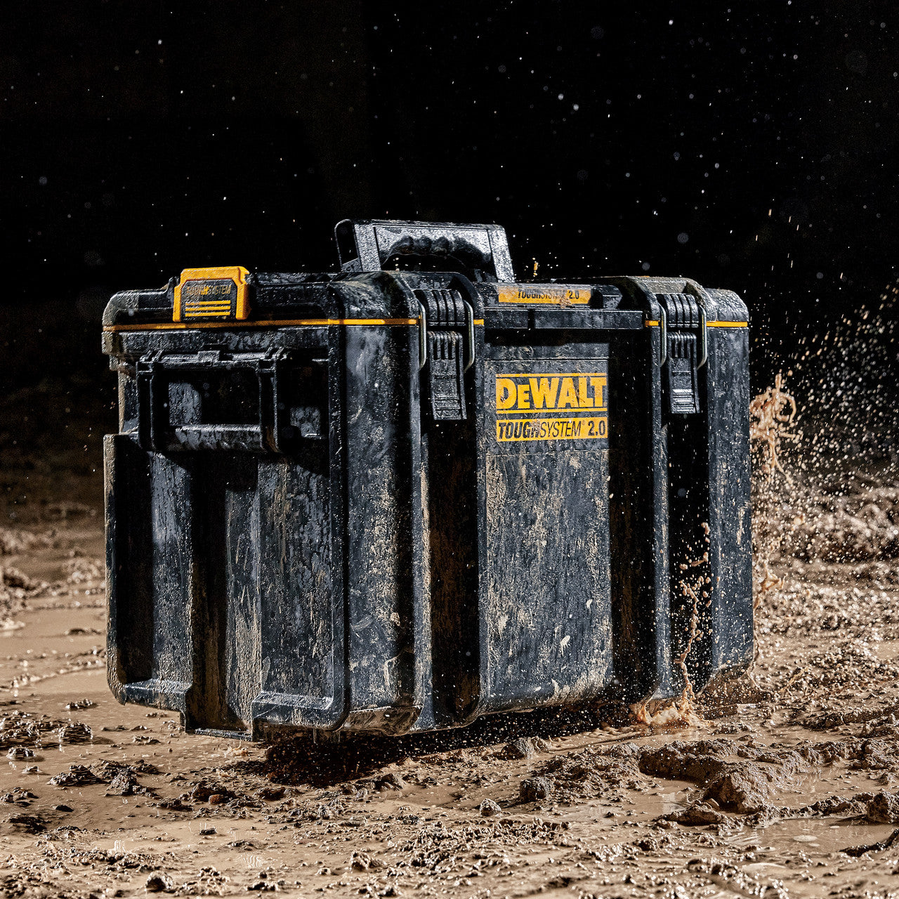 Dewalt DS400 ToughSystem 2.0 Tool Box Tracker Ready & Auto Latches DWST83342-1