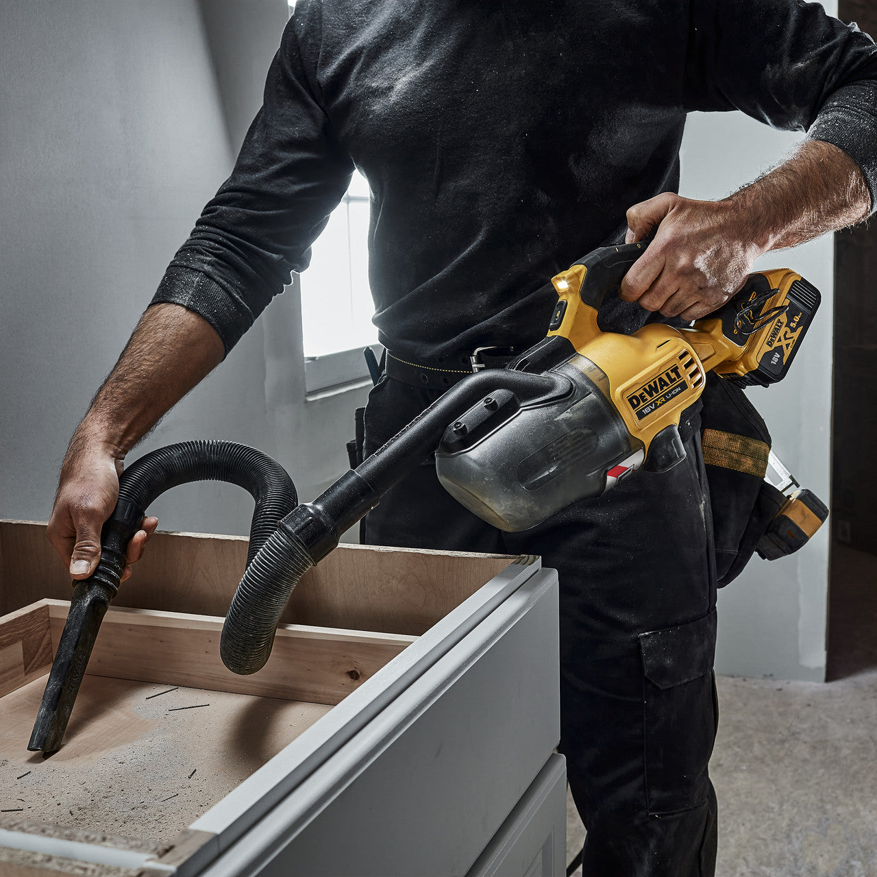 Dewalt 18V XR Stick Vacuum L Class Body Only with Carry Bag LED Light DCV501LN