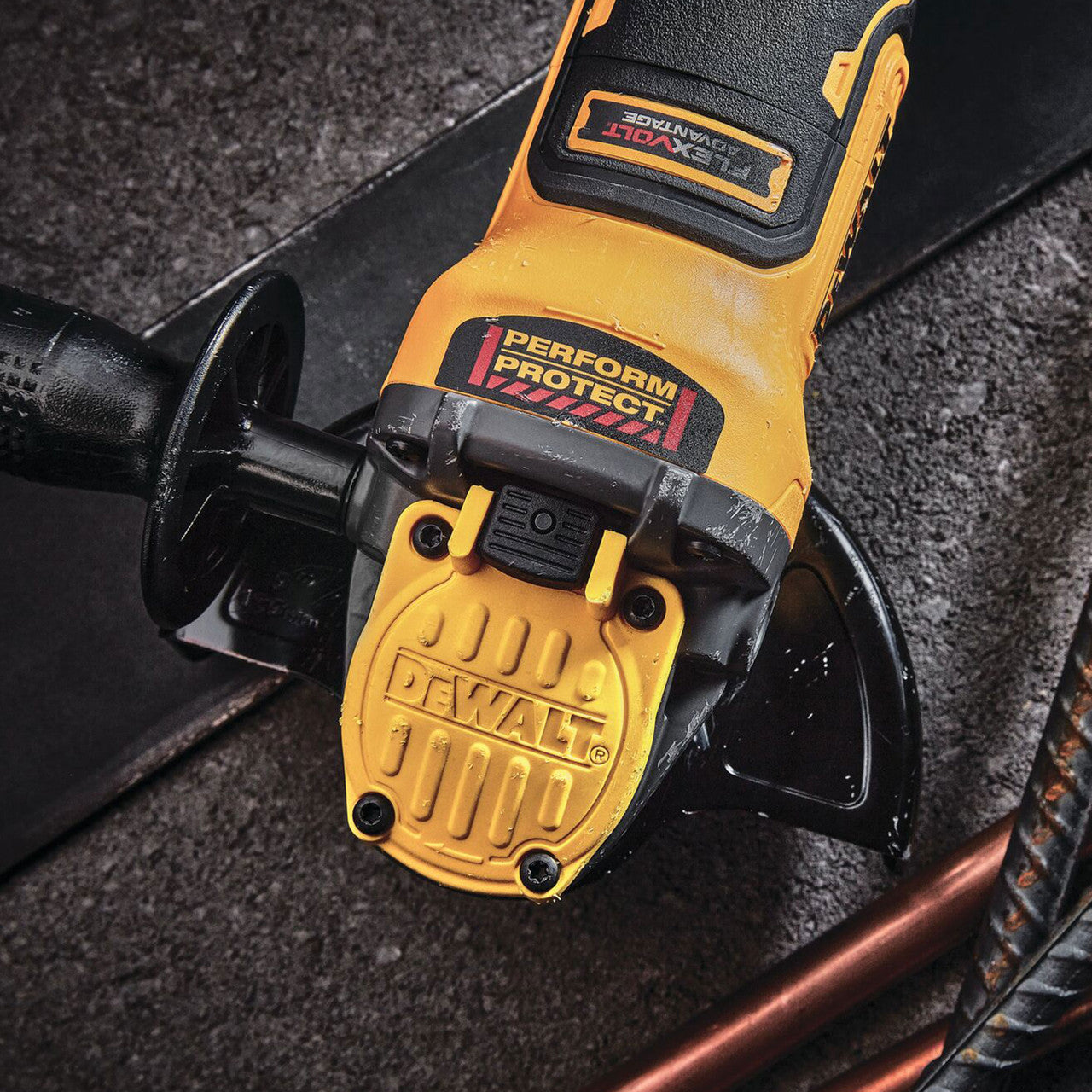 Dewalt DCG409H2T 18V XR 5 inch/125mm Brushless Angle Grinder (2 x 5.0Ah Powerstack Batteries)