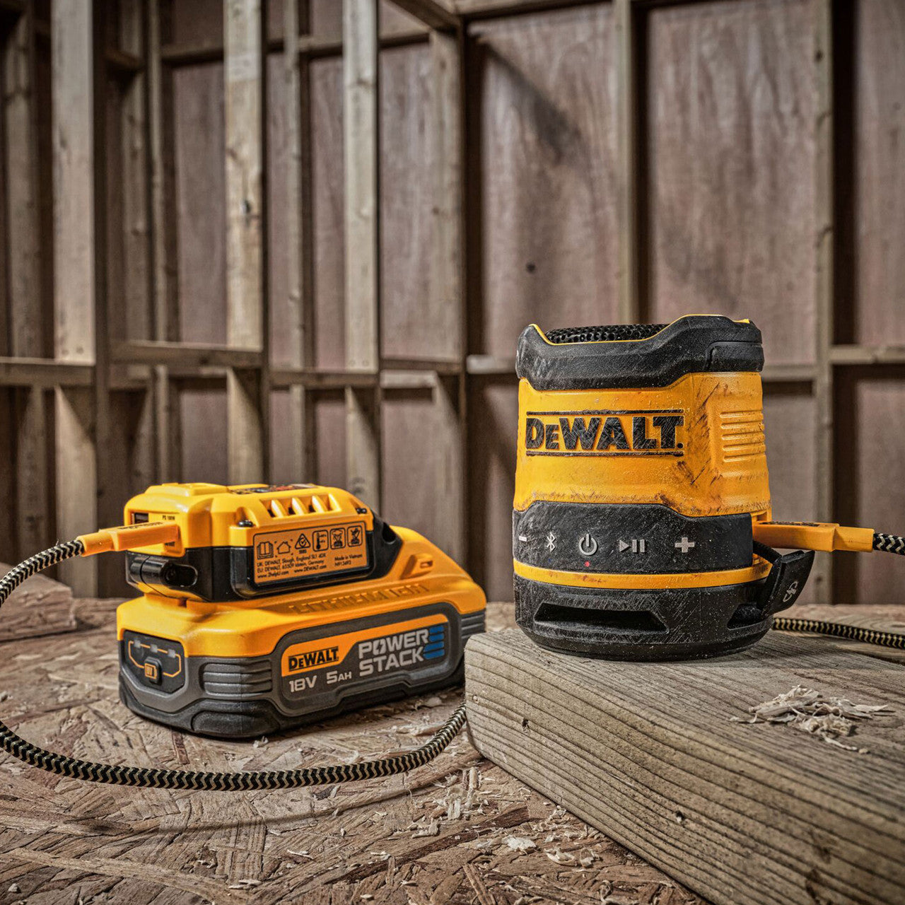 Dewalt DCR009 Rechargeable USB-C Bluetooth Speaker
