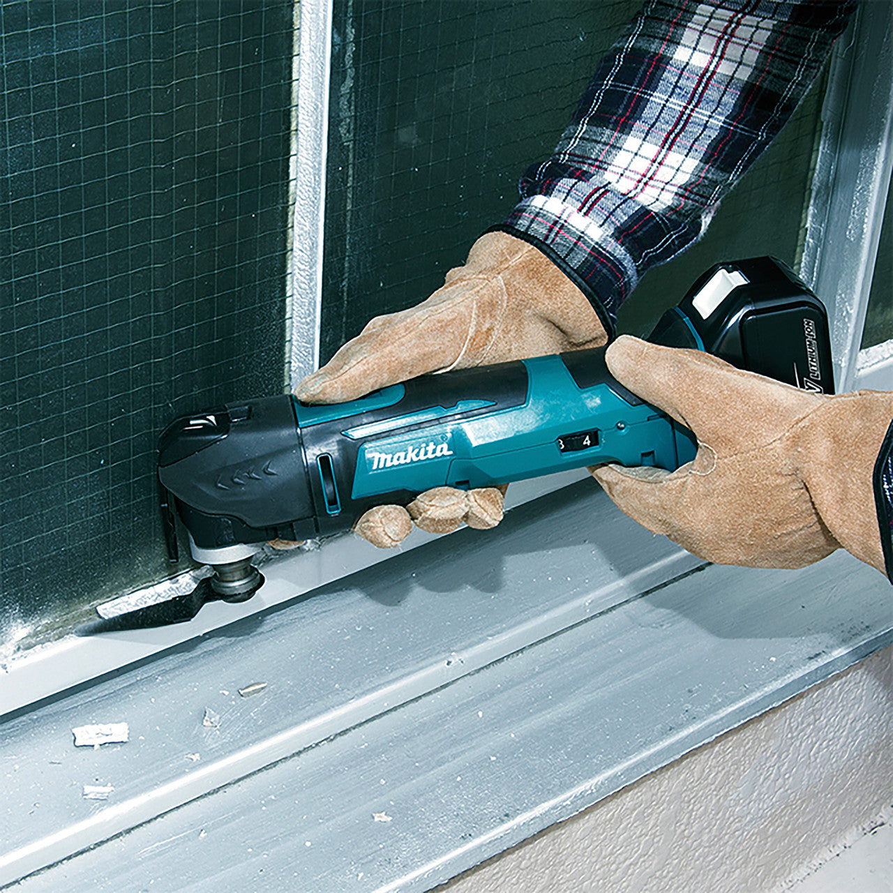 Makita 18V LXT Multi Tool Body Only Tool Less Blade Change 390W DTM51Z