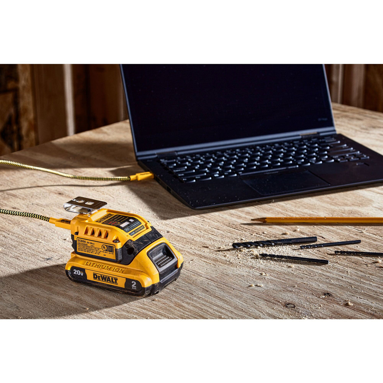Dewalt DCB094K XR Portable Charger