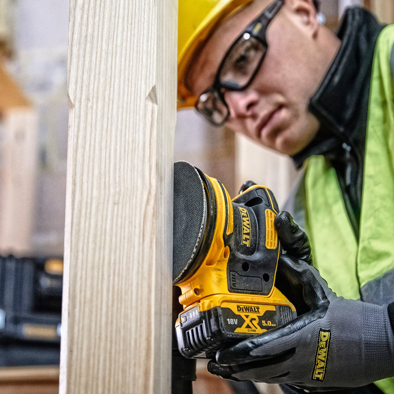 Dewalt DCW210N 18V XR 5 inch/125mm Brushless Random Orbital Sander (Body Only)