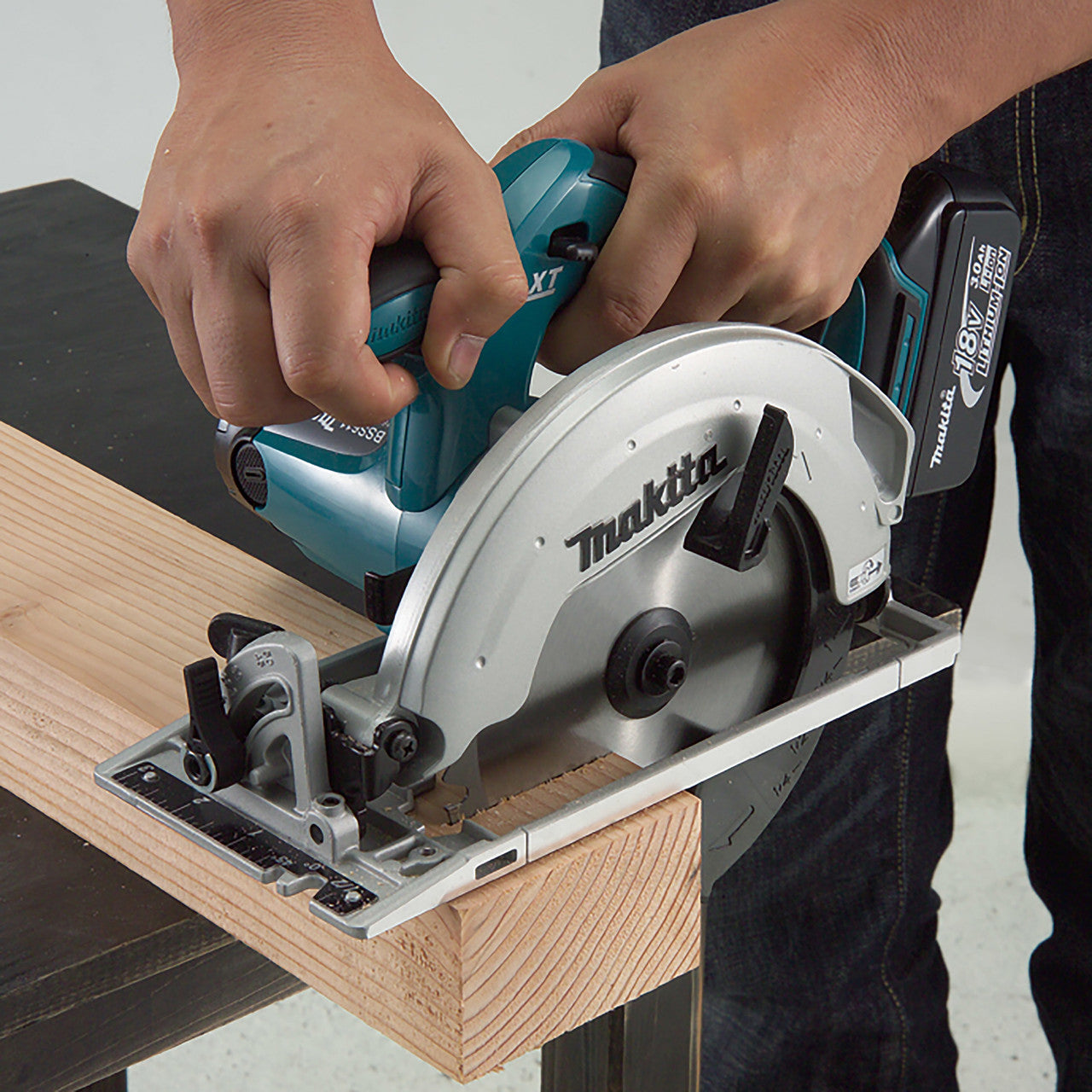 Makita 18V LXT 165mm Circular Saw Body Only Lightweight and compact DSS611Z