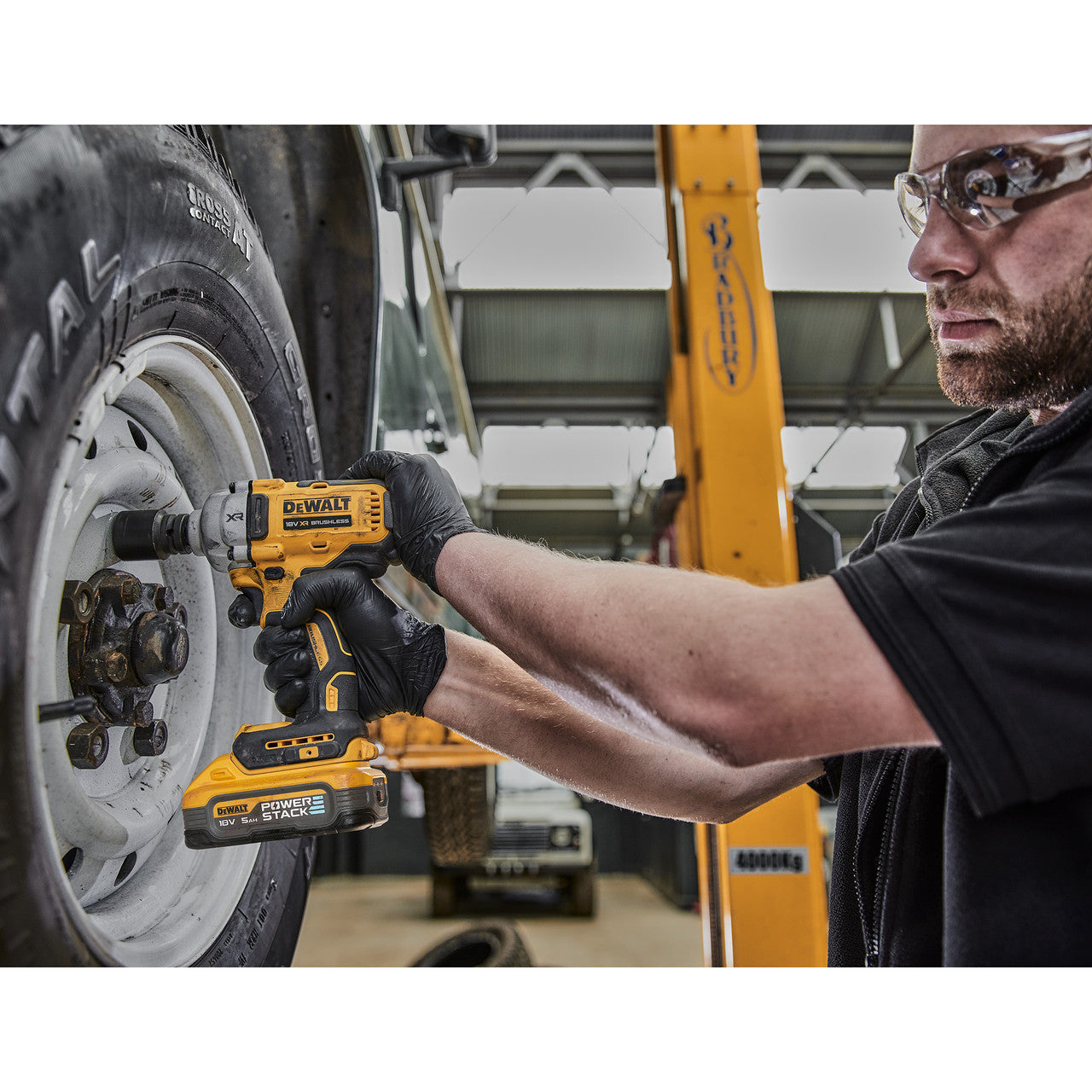 Dewalt DCF891H2T 18V XR Brushless 1/2" Hog Ring Impact Wrench (2 x Powerstack Batteries)