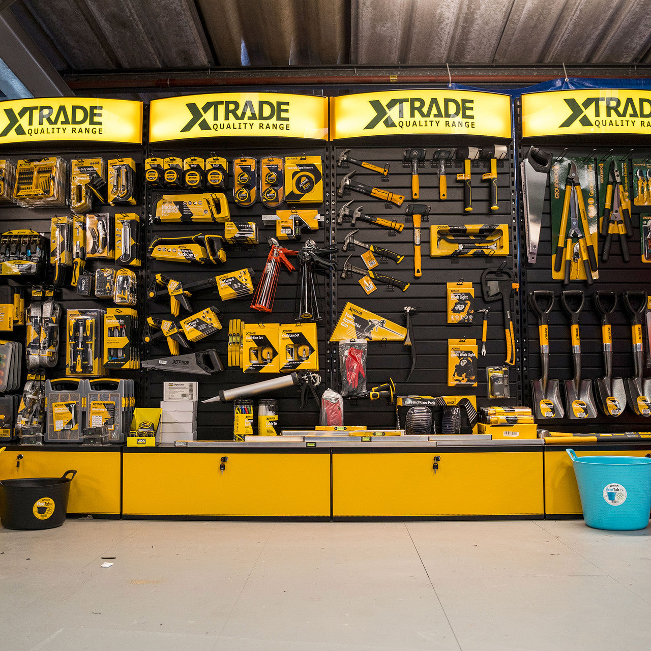 XTrade Merchandising Display Stand 1 Metre Wide Height 2260mm Black And yellow