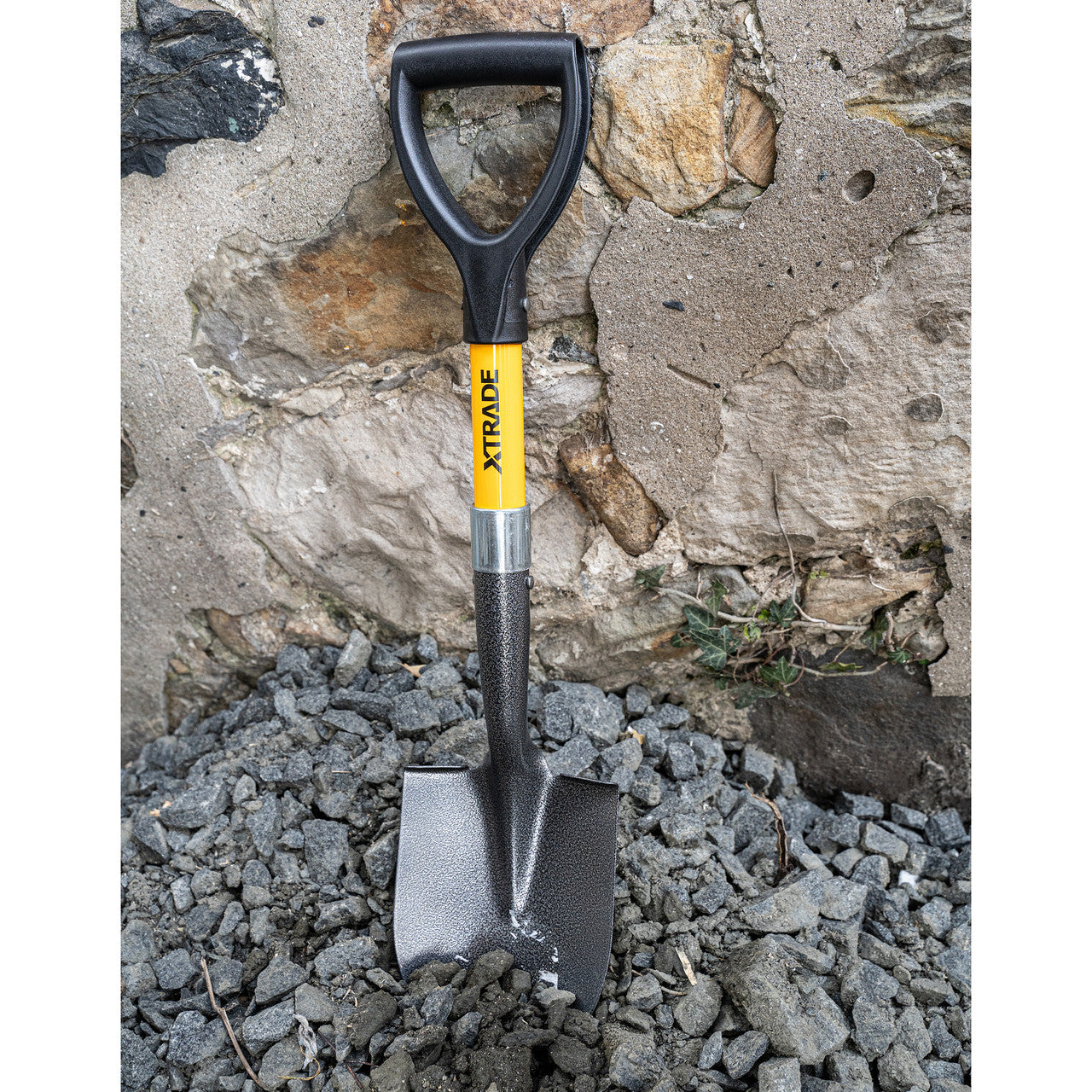XTrade Round Point Micro Shovel Length 670mm Steel Blade X1300001