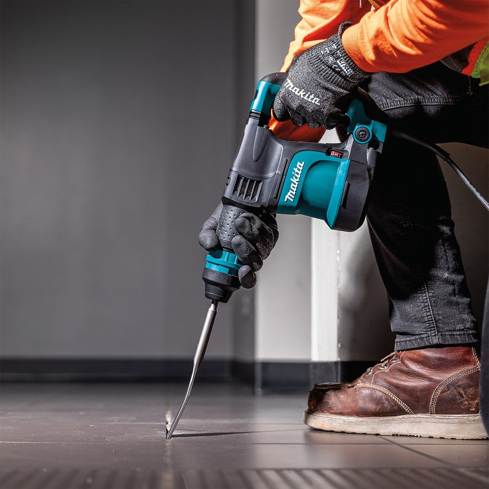 Makita SDS Plus Power Scraper 240V 550W For Chipping And Demolition HK1820