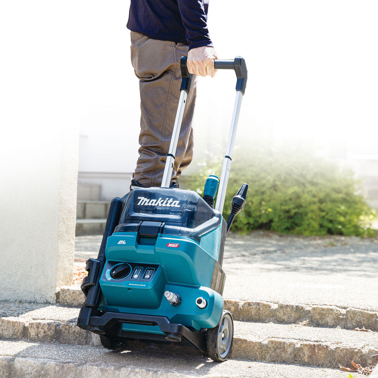 Makita 40VMax XGT High Power Pressure Washer Body Only 115 bar 420 L/h HW001GZ